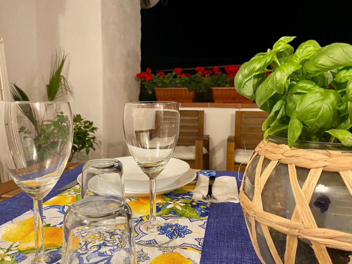 Apartament Casa Con Terrazzo In Centro Neapol Zewnętrze zdjęcie