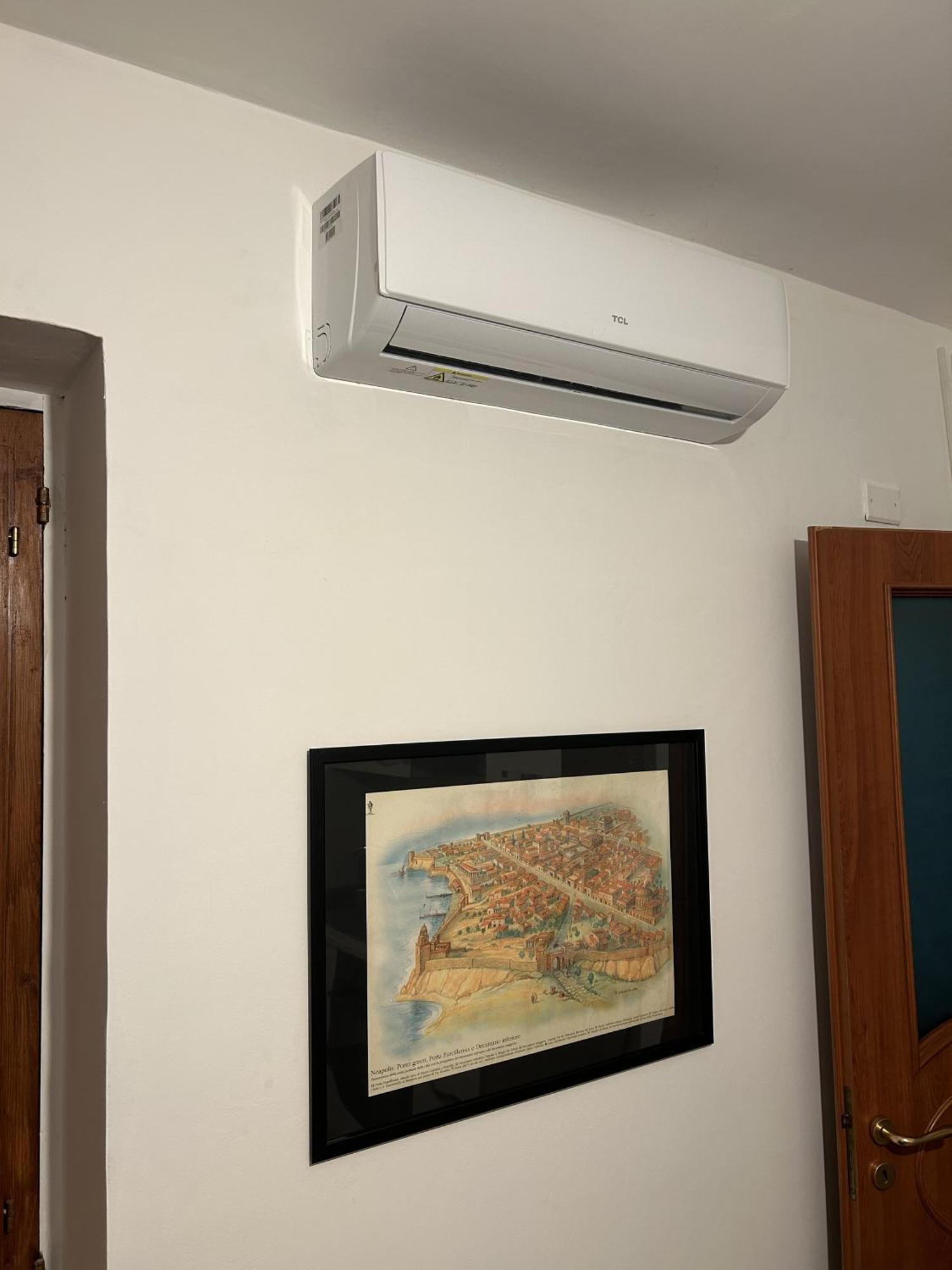 Apartament Casa Con Terrazzo In Centro Neapol Zewnętrze zdjęcie